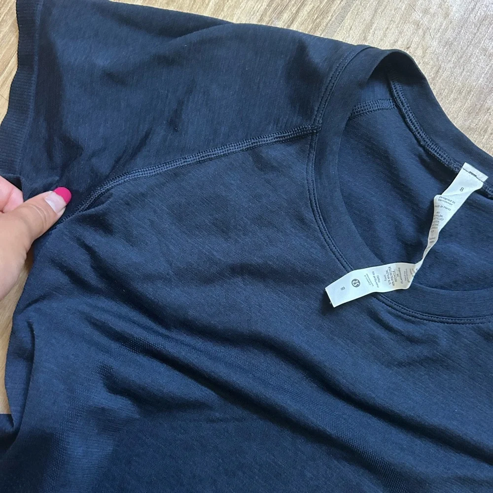 Lululemon Navy Blue Swiftly Tee - Picture 3 of 3